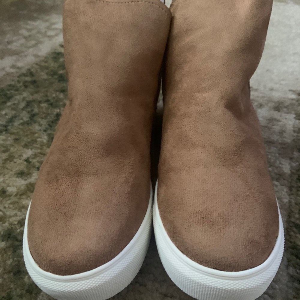 Ladies Shoes - Picture 3 of 5